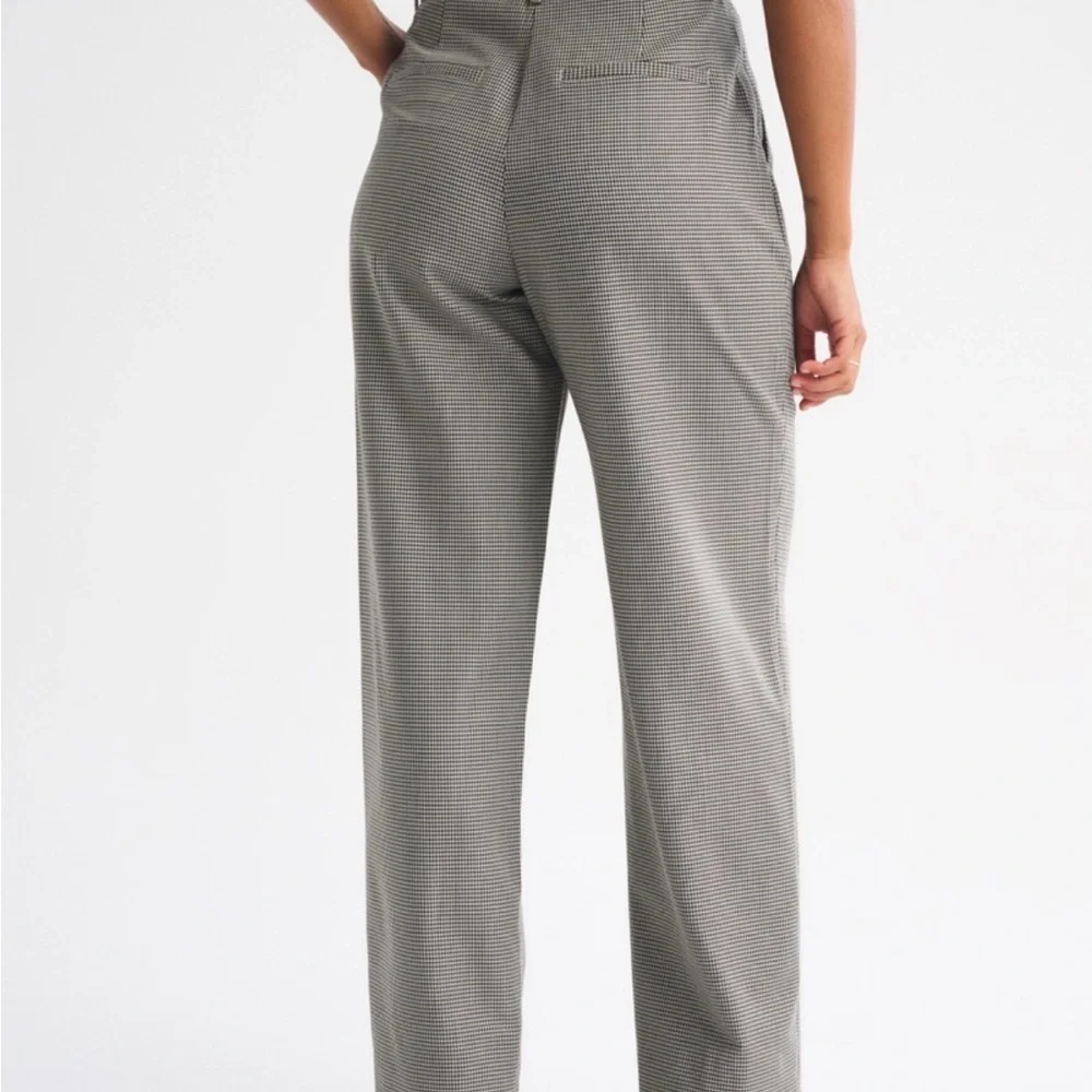 Curve Love A&F Quinn Taylored Straight Pants (short) - Picture 4 of 6